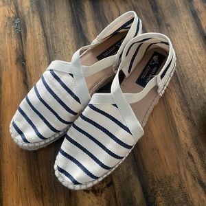 St. James Neutrals Pattern Print Canvas Espadrilles size 39